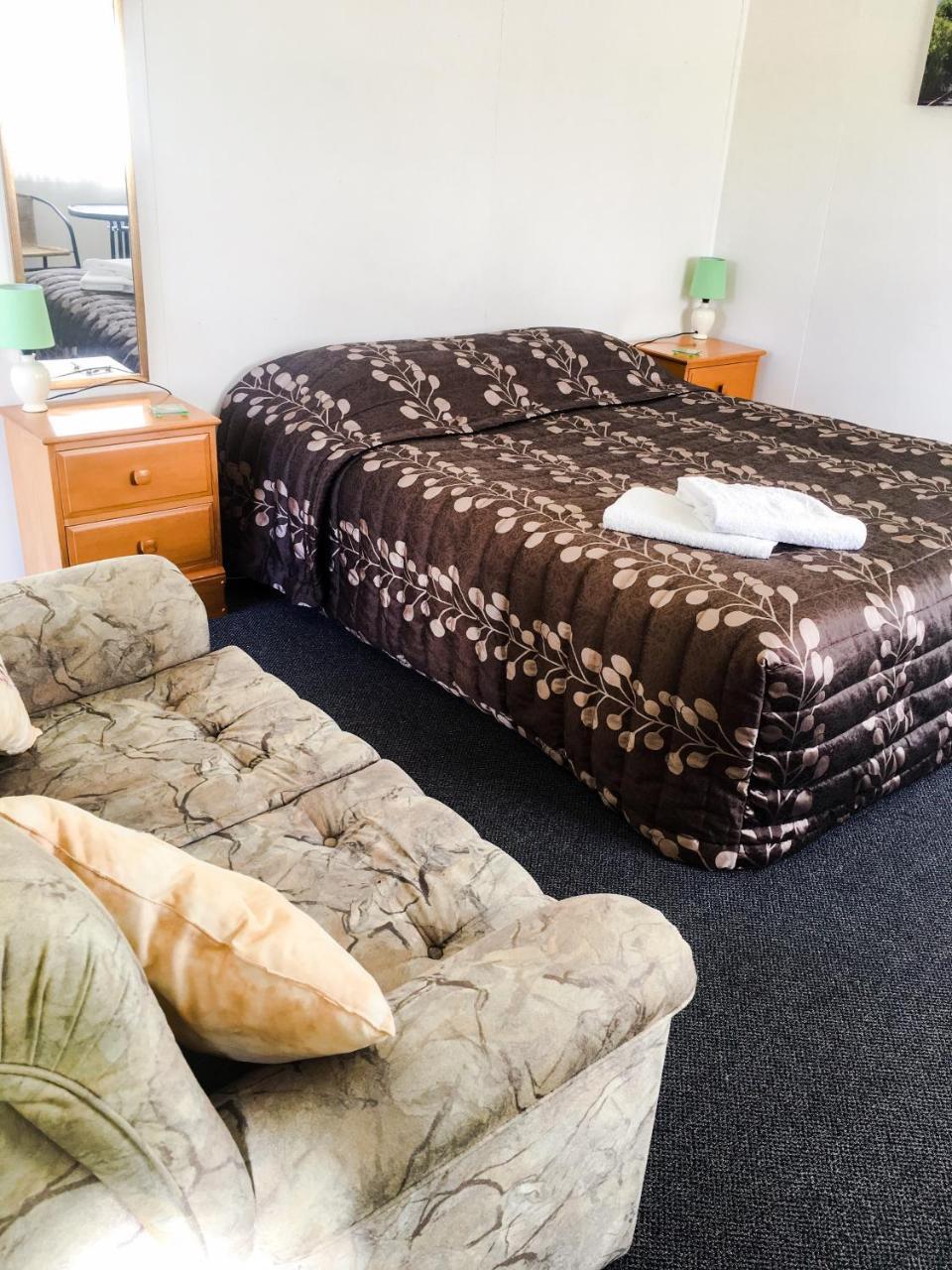Alma Motel Оамару Екстериор снимка